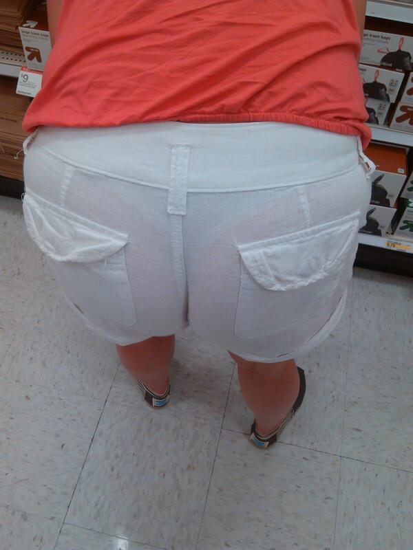 VisibleThong's tweet photo. #vtl in public http://t.co/syGJ5CyoE8