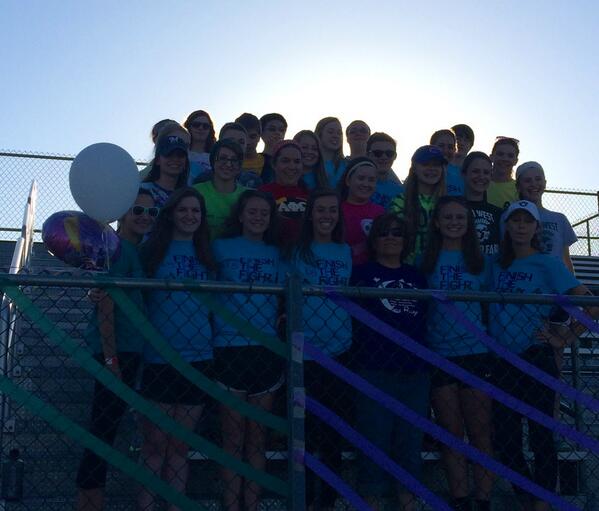TWRelay4Life's tweet photo. Thank you to our wonderful committees let Relay begin! #tdub #RelayForLife  @WauwatosaWest @tosaschools http://t.co/EBicr3tV04