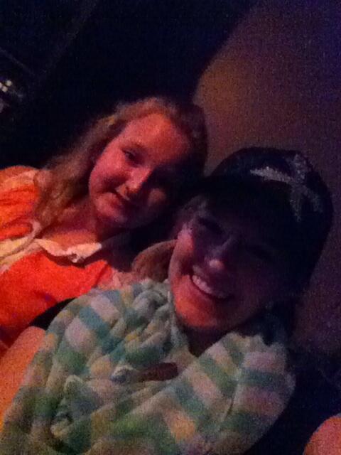 hrseals's tweet photo. #sisterhoodselfie http://t.co/2s4UMY1Wuw
