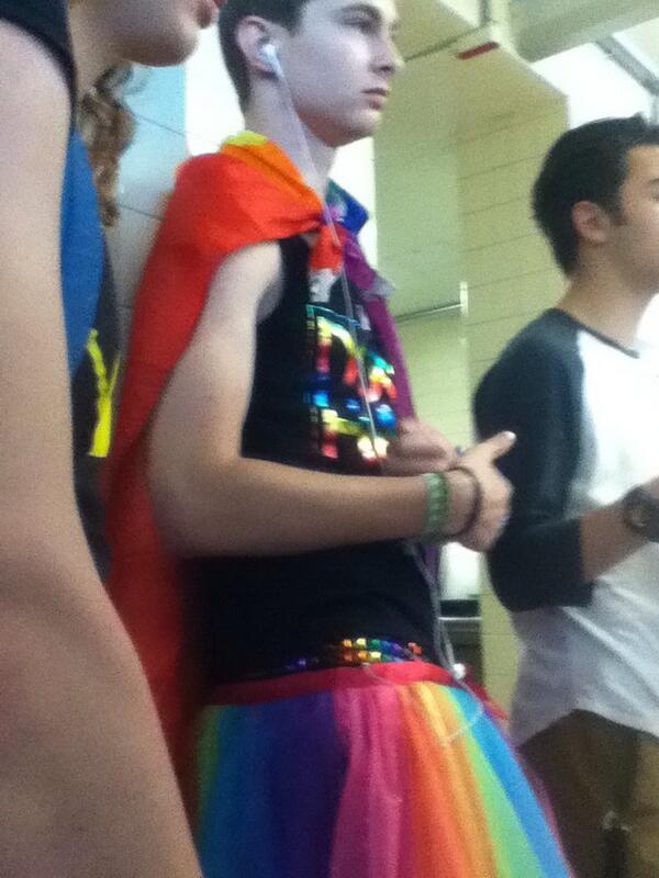 RIbeef's tweet image. Sent from an anon at Barrington High School live from the lunch room... It's not even gay day.