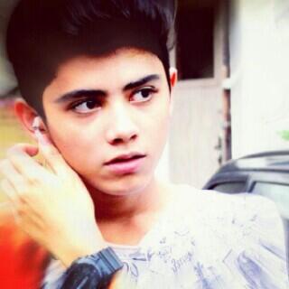 NHimatulAliyah's tweet photo. Gantenggg bangettt ini cowo biki saya kelepek kelepek jatuh cinta ;;) @aliando26 @alysyarief http://t.co/DJZkpyiIEL