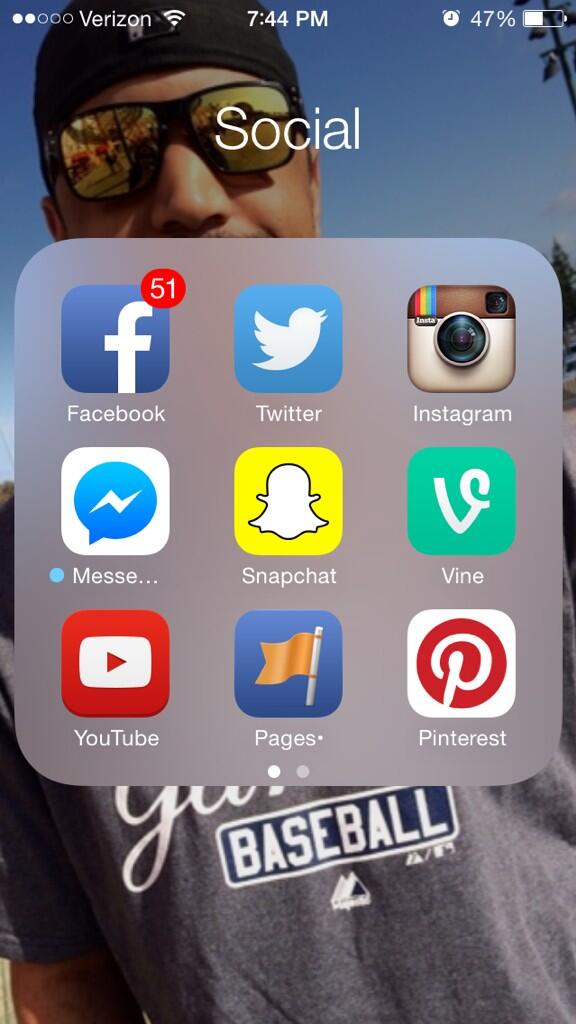 sillyyashh's tweet image. The struggle when you upload photos lol #toomanynotifications