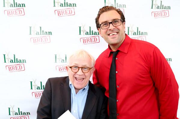 ItalianBredShow's tweet photo. We love meeting new fans at opening!!! #lesliejordan #italianbred #thehudsontheatrela #JuneONLY #NBAPlayoffs http://t.co/bOizNjkCK1