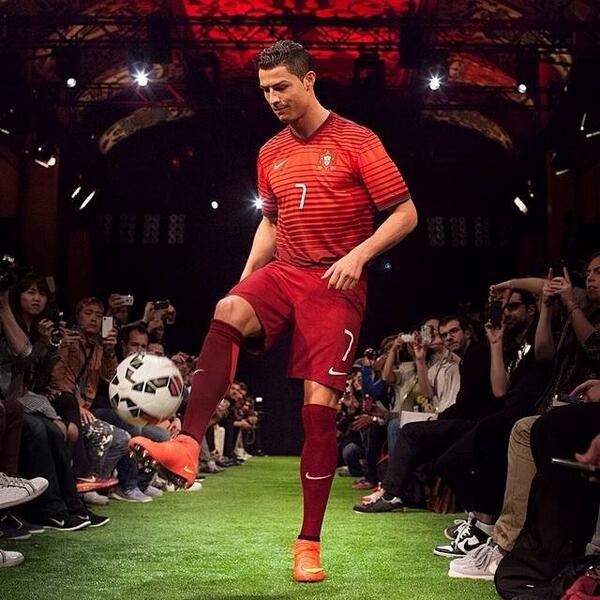 If you're not pushing the game foward. You're holding it back. C. Rolando show off mercurial superflu IV