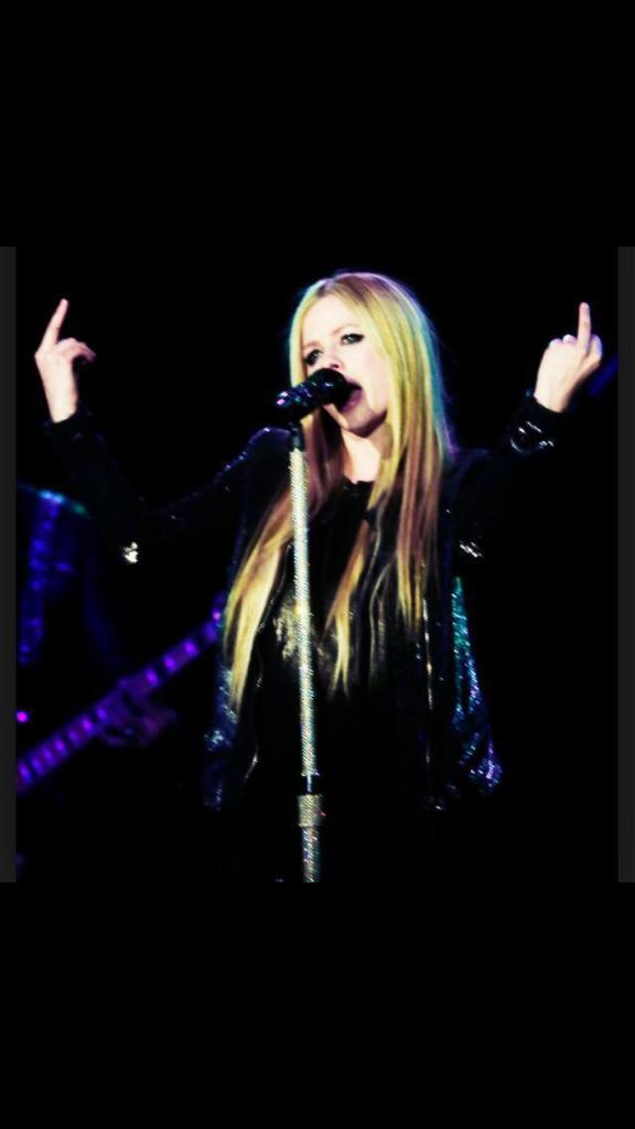 Just put up a middle finger to the sky let them know that Avril Lavigne will still Rock 'N' Roll
#RNRFOREVER