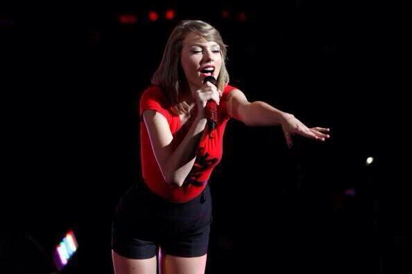 EMPEROR_abbey's tweet image. 🌟🌟🌟🌟🌟🌟🌟🌟🌟🌟🌟🌟🌟 #SanaSaREDTourCornetto I WILL BE ABLE TO REACH HER GORGEOUS HAND ✋ @SelectaCornetto 
🌟🌟🌟🌟🌟🌟🌟🌟🌟🌟🌟🌟🌟