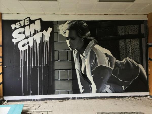 mikeryanstudio's tweet photo. #PeteOne (Doin up an old building to be demolished) Ronse, Belgium #salute http://t.co/iBekKYf3qD