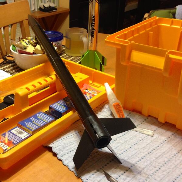 budiprasetya's tweet image. Ailerons (wings) installed and secured. Next, recovery system and camera. #rocket #rocketmodel #seattle