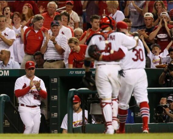 JMotte30's tweet photo. Found this pic, made me smile. Can't beat a hug from @Yadimolina04 #BestOutThere http://t.co/q9poPjL9M0