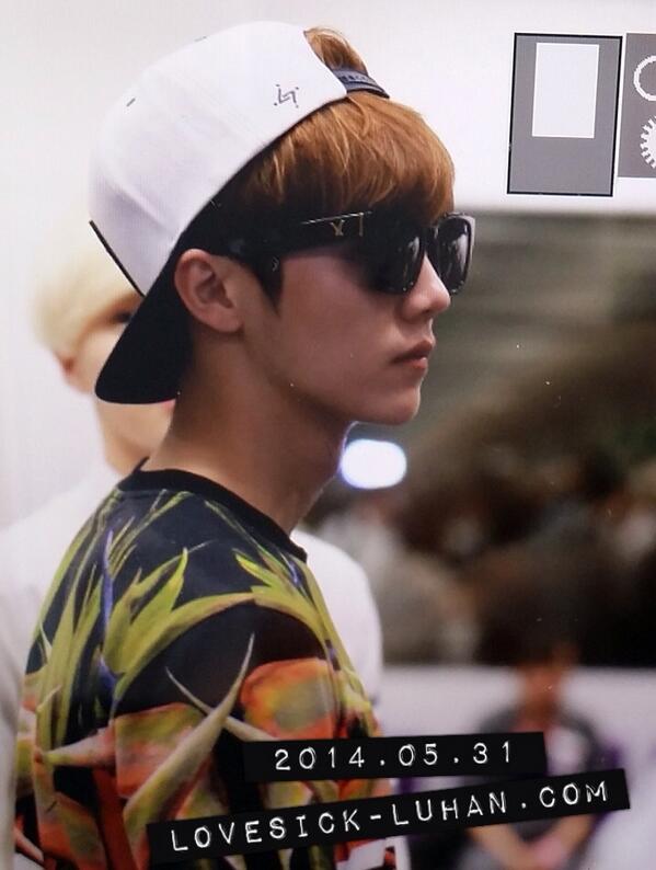 [Preview] 140531 HK Airport - Arrival [33P] Bo8bZjZCMAA8szY