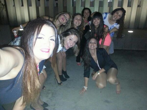 Marina_Fuertes's tweet photo. Muy buena noche con muy buena compañia! #OsQuiero #ProfesEDI http://t.co/ef5qkpZ2Lj