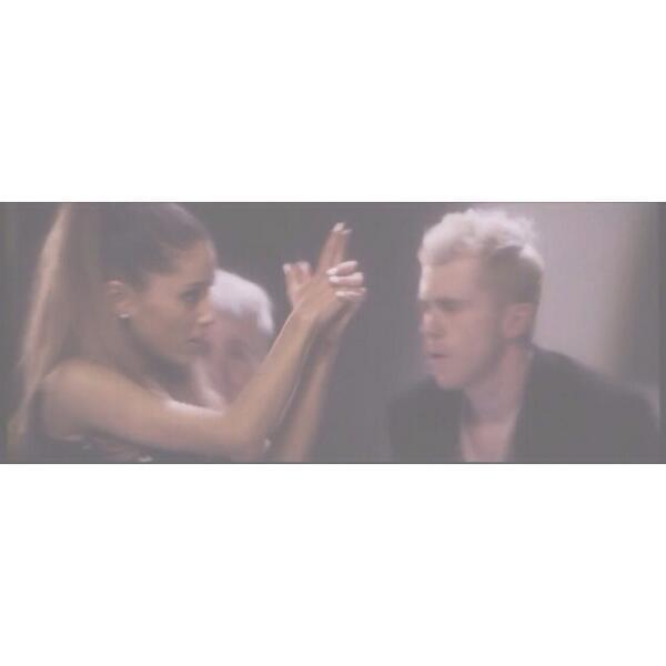 coachellariana's tweet image. At fake fans  streamproblem.blogspot.com  #WatchProblemOnVEVO #StreamProblem