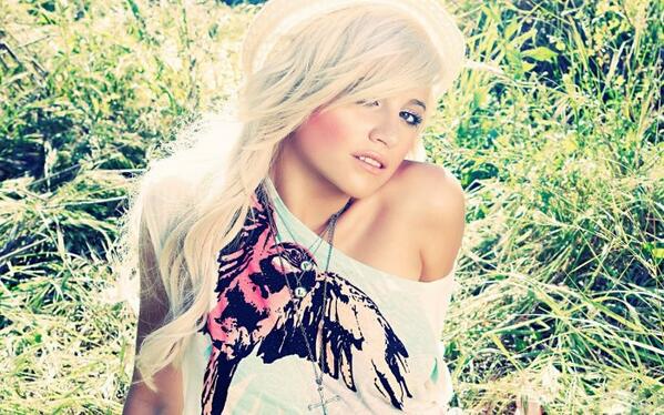 SaleBrandNET's tweet image. Cветлая дата 31 мая объявлена Всемирным днем блондинок. От всей души ПОЗДРАВЛЯЕМ!!!