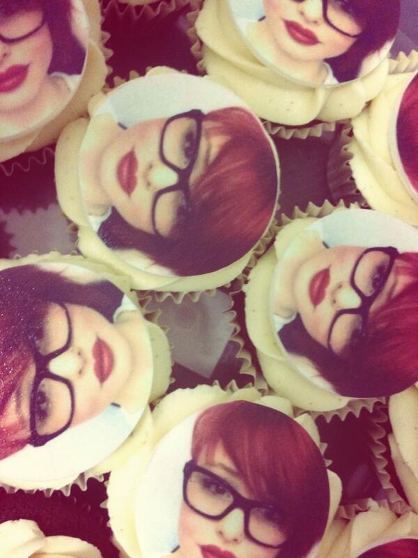 Head_Romance's tweet image. Happy Birthday Courtney! #clienttreats #cupcakes #hairsalon #havant