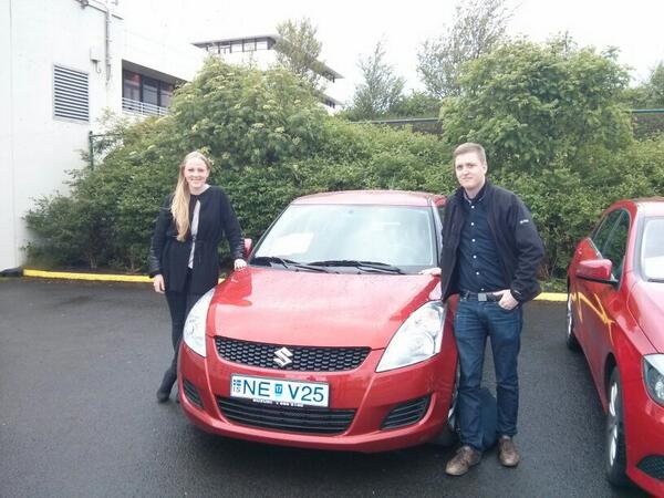 Reykjanesbæjartvíeykið er lagt af stað. Kosningavaka RÚV hefst kl. 21:45. #kosningar <a href="/RUVfrettir/">Fréttastofa RÚV</a>