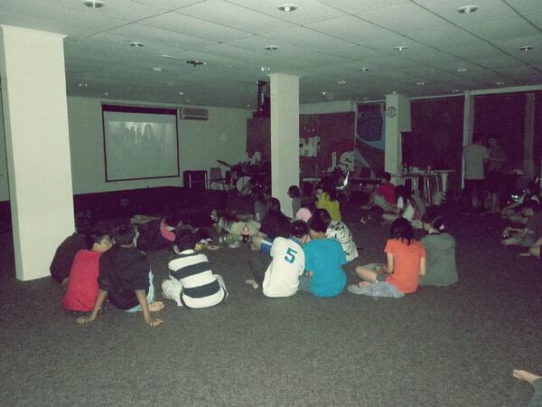 FreshNCH's tweet photo. ☺ Tunggu acara nobar berikutnya ya ☺ Terus setia dateng ke #CORE ☺ http://t.co/lhPts3Ezwl