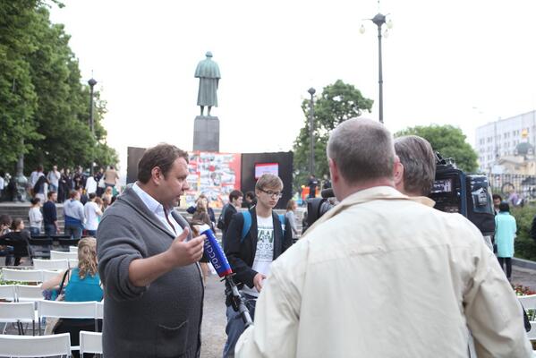 evbatash's tweet image. Что говорит история и литературные классики про революции и прочее?Вчера на Гоголевском бульваре можно было услышать