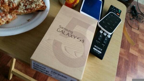 FoxxRaver's tweet image. Hey Guys Sorry I got a new phone and just couldnt remember my twitter password so i ended up making a new one :c