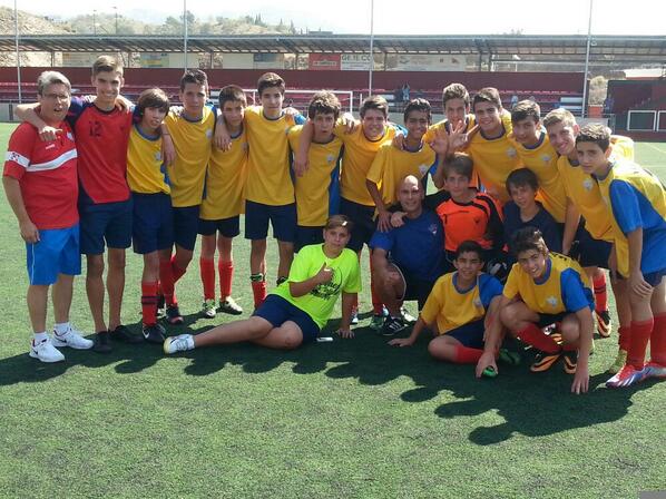 manulcfr88's tweet photo. @calacd  campeones de liga y victoria ultimo partido en el derbi rincon 5 lacala 9 enhorabuena!!!! http://t.co/971ey77SFg
