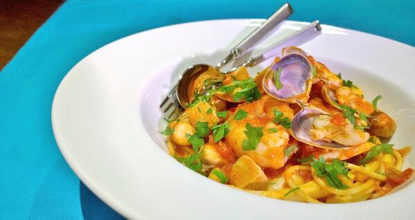 DINNER: <a href="/Pangkarra/">Pangkarra</a> #Spaghetti #Marinara #SAfood #Wholegrain #Pasta <a href="/MrSamtass/">Mark</a> Seafood &amp;<a href="/howardvineyard/">Howard Vineyard</a> #PinotGris