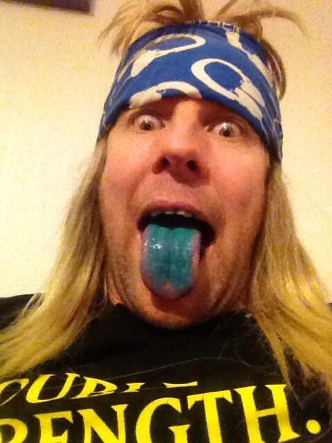 OneManGlam's tweet photo. Mmmm, Smurfette tastes good!
#onemanglam http://t.co/W7jEtNJUp9