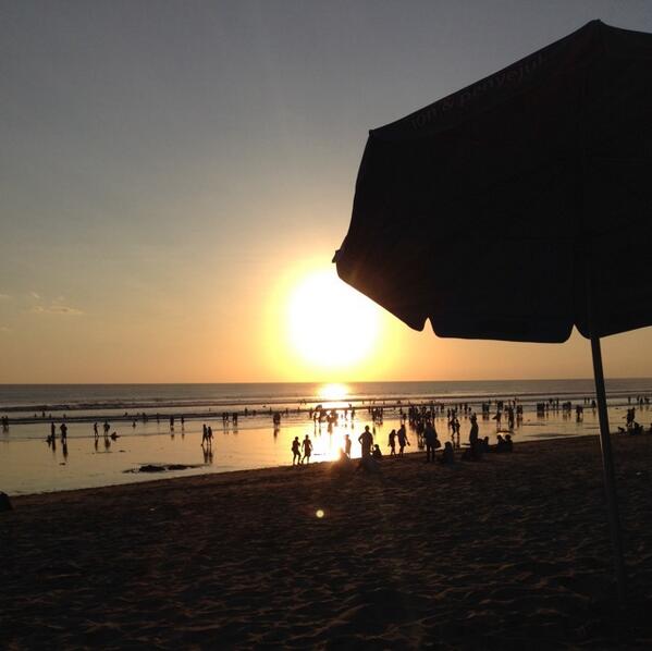 awen40's tweet photo. @ezyamanda @ayoe_riezcha @dirasarach @Teddylaksmana12 http://t.co/rOpfcPk9KH