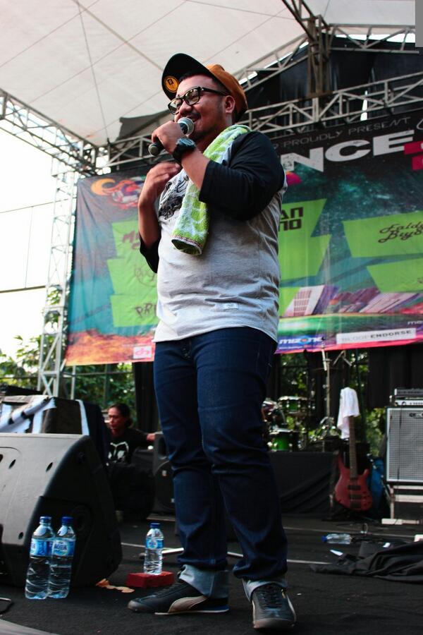 Panas pa'aji haha <a href="/twiternyaBiBen/">Muhammad Benny M</a> <a href="/rusfiankarim/">rusfian karim</a> <a href="/932FM/">MD RADIO JAKARTA</a> @Since6th