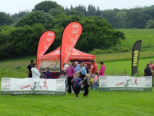 LlanfwrogCC's tweet photo. #QBR @LlanfwrogCC @VerveSportsLtd @DCCcomsport @sport_wales @Tanni_GT @ruthintristars @tenniswales @RuthinNetball http://t.co/SMVaGIx1fz