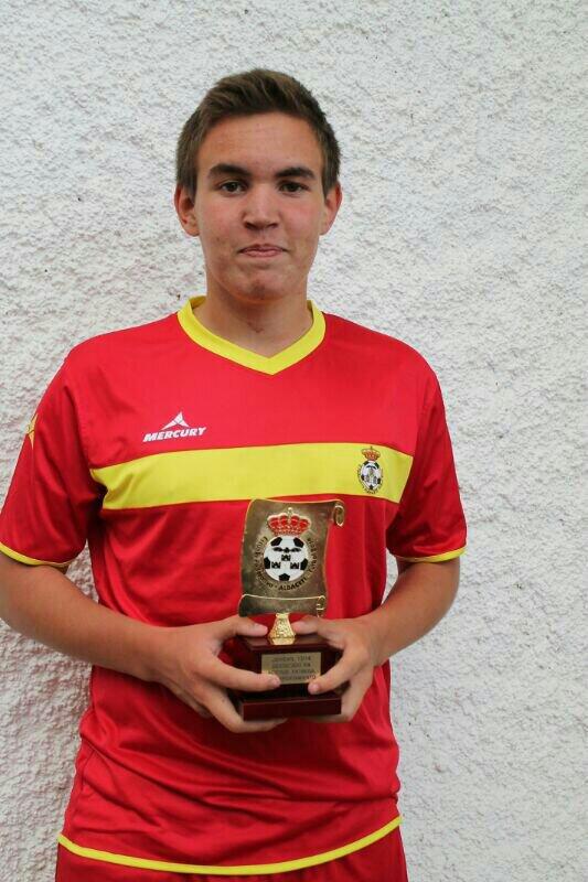 Federativas_B's tweet photo. Felicidades capi por el premio ! @Nuseros15 http://t.co/mfLukJoE73