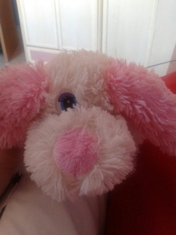rociolarubia's tweet photo. Esta mellao de un ojo @ClauVelazquezT jajajajajajajaja cosas de rubia http://t.co/8tixqKldxW