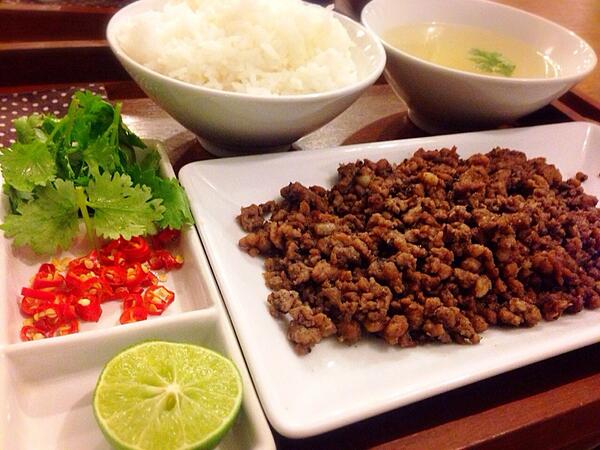 PinkuNeko's tweet photo. at ไล-บรา-รี่ (li-bra-ry) http://t.co/c1jBhlriw7 http://t.co/az1P6YxyNb