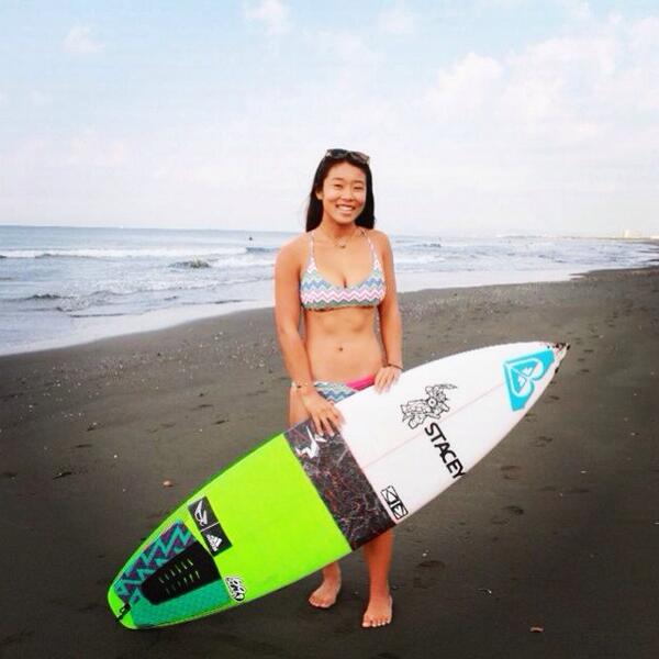 2014年の@roxyjapan のビキニと @adidaseyewear サングラスと