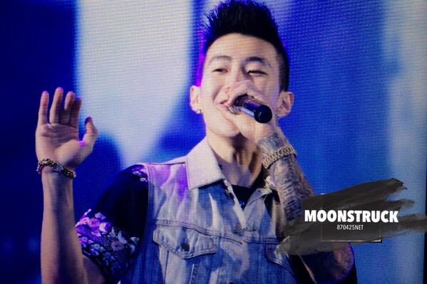 870425com's tweet photo. 140531 서원밸리그린콘서트 박재범 preview, 손인사 쥬금ㅠㅠㅠㅠㅠ http://t.co/y6musSDVAE