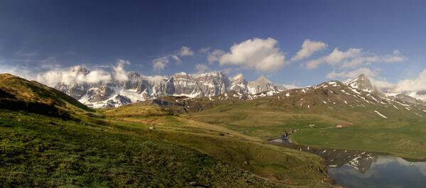shotwinking's tweet photo. Las d'escarra (1640m) - Aragon http://t.co/cnE5yiZrG0