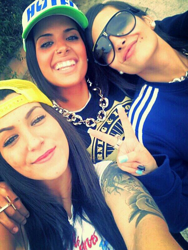 beitabarroso's tweet photo. Mis chicas hoteleras jjjj @Cynttt5 @GemitaGemiGema http://t.co/XMXzpQ2PwU