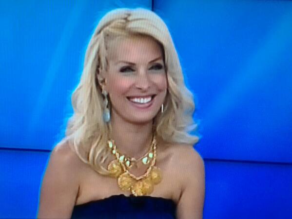 LibertyRia's tweet photo. @Eleni_AlphaTV Καλή ξεκούραση Ελενάκι μου♥♥♥♥ http://t.co/vVaotw4LEE