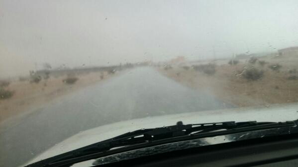 3wa9f1's tweet photo. شعف وامطار غزيرة تضرب عشيرة شمال الطائف60كم الان-برق المدى http://t.co/s0ag84tEor