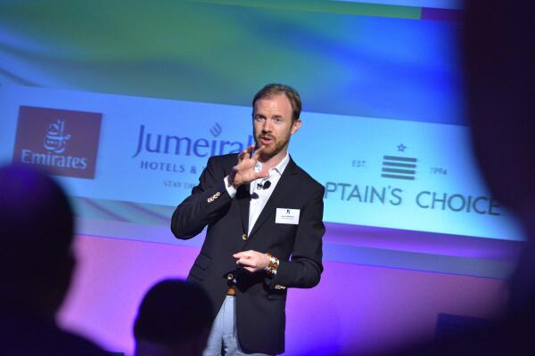 Stuffocating's tweet image. Thx @DunlopPhoto! "Stuffocation" - fascinating presentation @ultratravel #UltraTravelForum