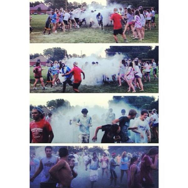 TWYoungLife's tweet photo. FLOUR FIGHT IS TONIGHT with Kilbourne YL! 7:30 pm at Hartford Park! Bring a bag of flour. 🌺💪 http://t.co/r7RnMMcft7
