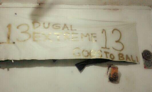 RickyyyyK's tweet photo. Kalem dagoan"@fimansa: Saya keur didie.. buru kadie.. "@RickyyyyK @vdhel @rockabillyyyy http://t.co/XoY55HNrwU"
