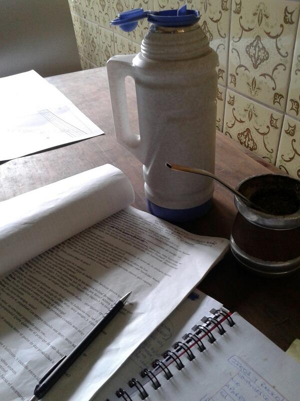 SonrisaTeatro's tweet photo. Arrancando una semana de mucho trabajo! A sonreír! Y feliz semana para todos/as! :) @urbanobaires @monstruosdenico http://t.co/meT05jKM1t