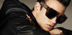 HOLAFashion's tweet image. La colección masculina de @Moschino se presentará en la #LondonCollections bit.ly/Tl4KS2 #hombre