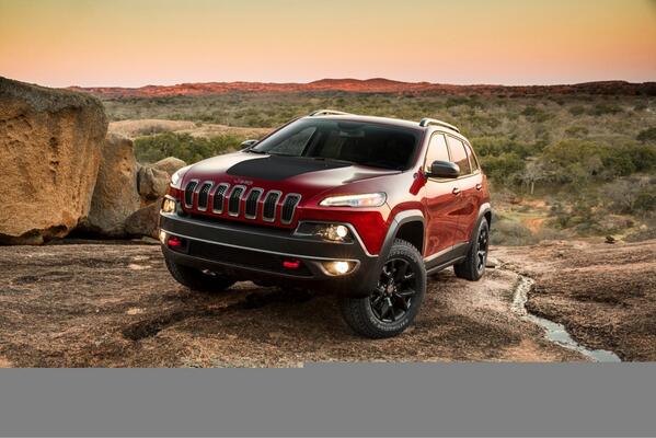 Turbo_Torque's tweet photo. @DrivingInHeels: Vuyi jabavu is making @Turbo_Torque rough, tough and beautiful this wkend. #JeepCherokee ...@Jeep_SA http://t.co/AehbXuWHkU