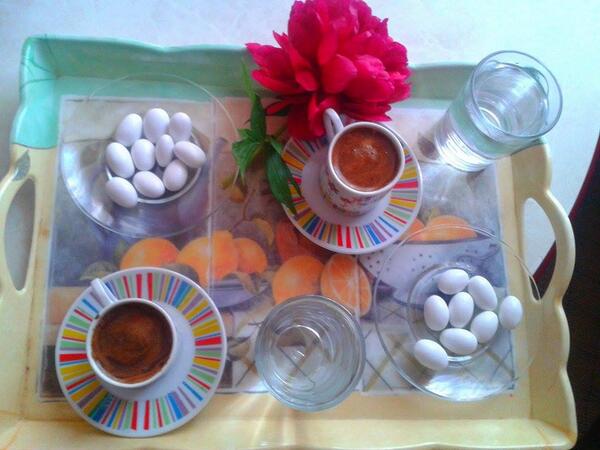 bizde böyle kahvede üstüme yoktur :)