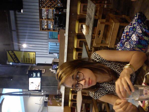 febryanichwan's tweet photo. b'day dinner bung indra.. @pranajaya @destdestika @wulanrizkarina.. di @ThaiAlley #Thaialley http://t.co/RBX7CWB97X