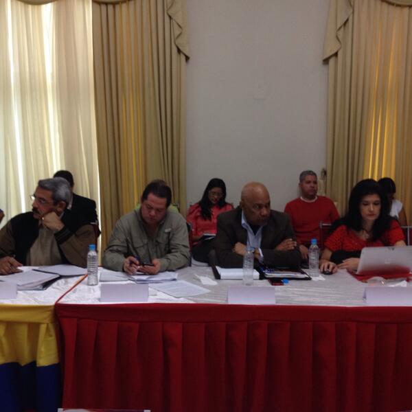 viceterritorial's tweet photo. Presentes Ministros de Estado de las REDI: @REDI_ORIENTAL @REDIMAI @Celso_Redian @luisreyespsuv @NancyPerezPSUV http://t.co/YeIB0Nseak