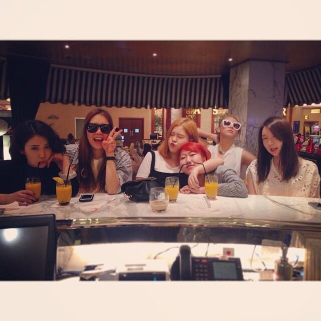 BoAbT4LIYAE7ADS.jpg:large