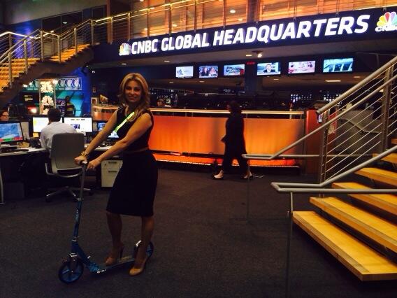 MandyCNBC's tweet photo. Testing out the #HaloBelt in the @cnbc newsroom. More to come on #PowerPitch @erincstefanski http://t.co/toHBUARKRs
