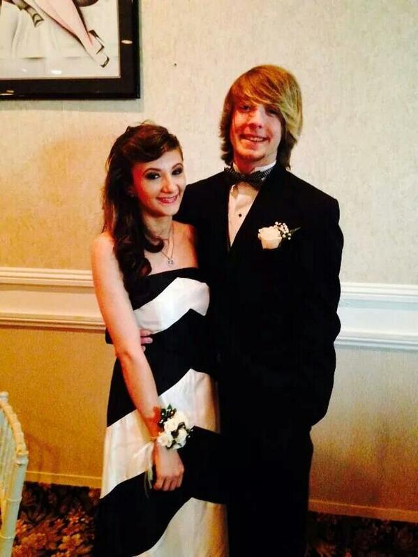 BreeAsauruz's tweet photo. Boyfriends prom this past weekend c: http://t.co/VUGgW47gHd
