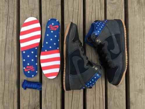 kickrelease's tweet image. Nike SB Dunk High Premium - Stars release on 06/01/2014 for $108 via @KicksOnFire #KoFapp